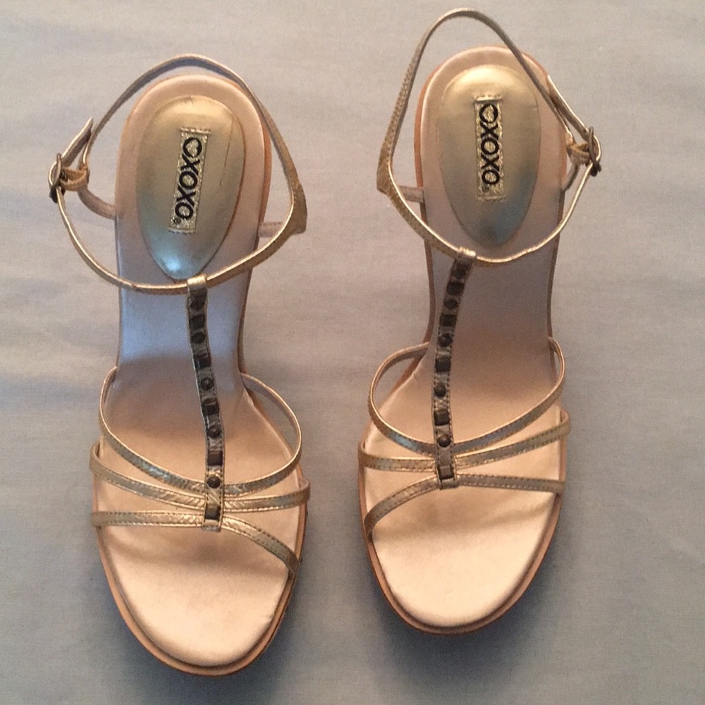 OXOXO SANDALS.